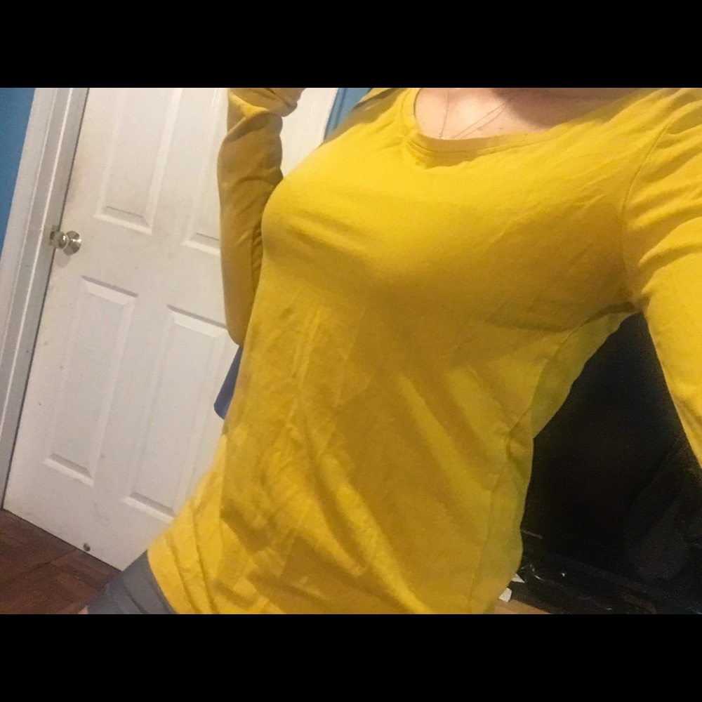 plain mustard tee